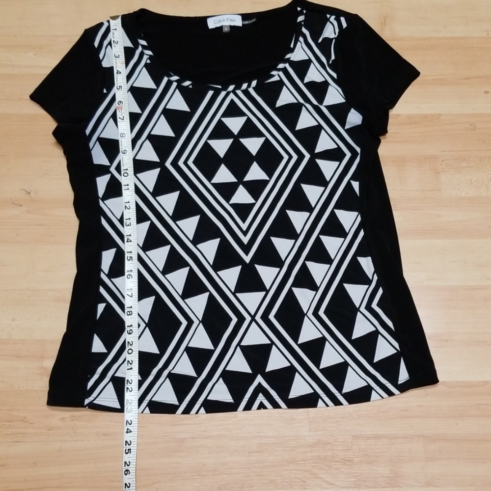 Calvin Klein short sleeve top size small